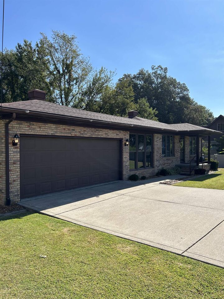 Property Photo:  211 E Geiger St  KY 42437 