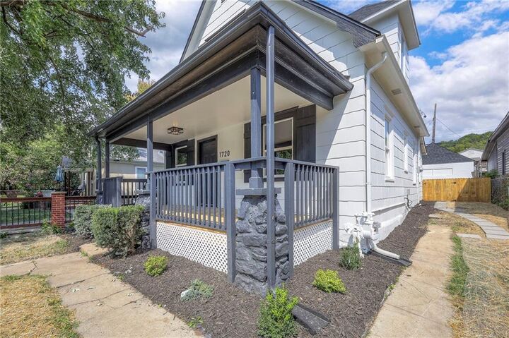 Property Photo:  1720 Lake Avenue  KS 66103 