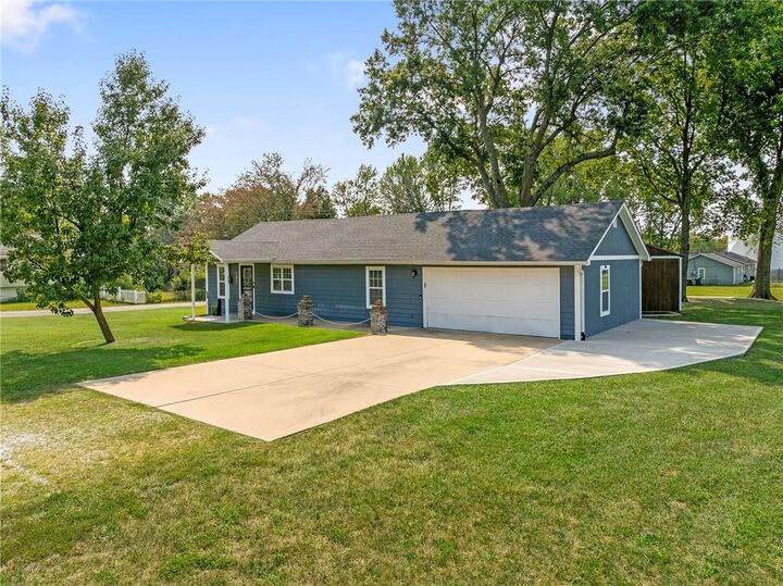 701 N Jefferson Street  Spring Hill KS 66083 photo