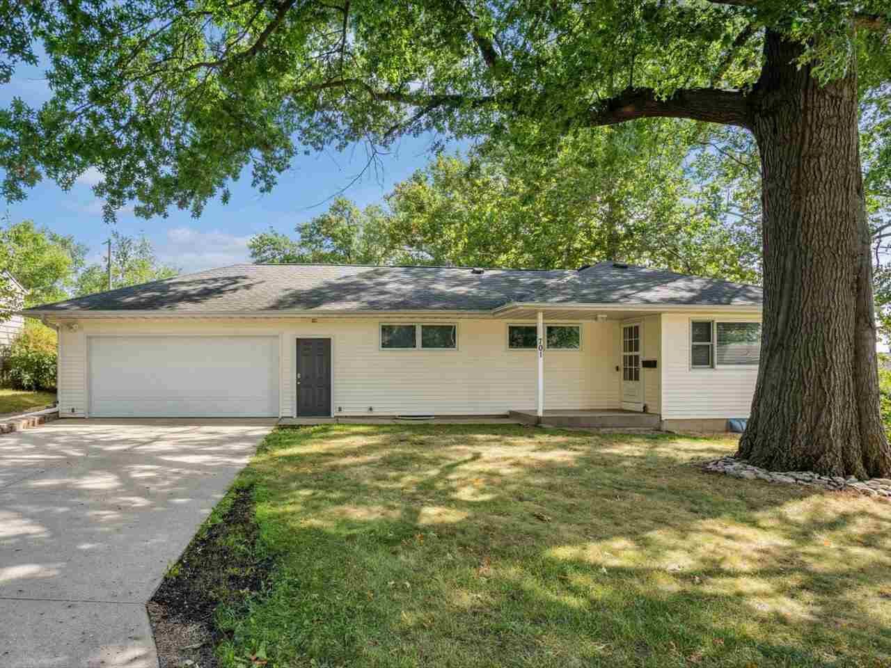 Property Photo:  701 Diana Ct  IA 52240 