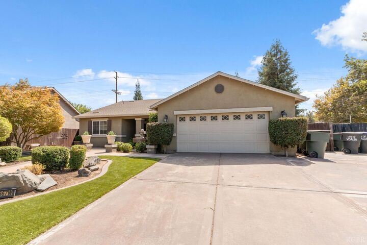 Property Photo: 2667 W Payson Avenue CA 93291