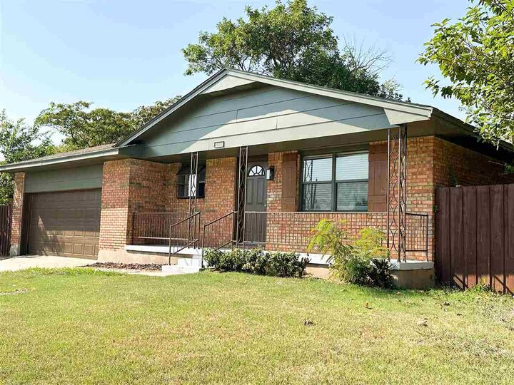 6743 NW Compass Dr  Lawton OK 73505 photo
