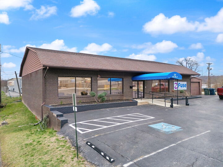 Property Photo: 725 S Main Street KY 40741