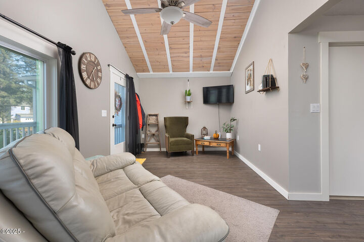Property Photo:  210 SE Surf Ave  OR 97367 