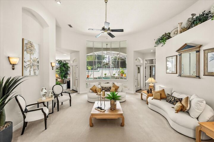 Property Photo:  9713 Camberley Circle  FL 32836 