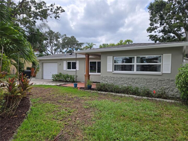 Property Photo:  7962 2nd Way N  FL 33702 