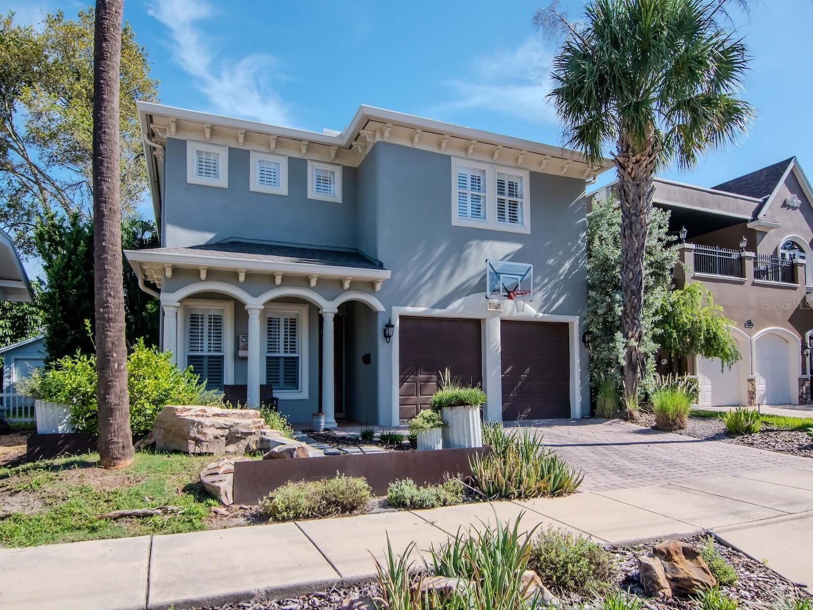 Property Photo: 2807 W Sitios Street FL 33629