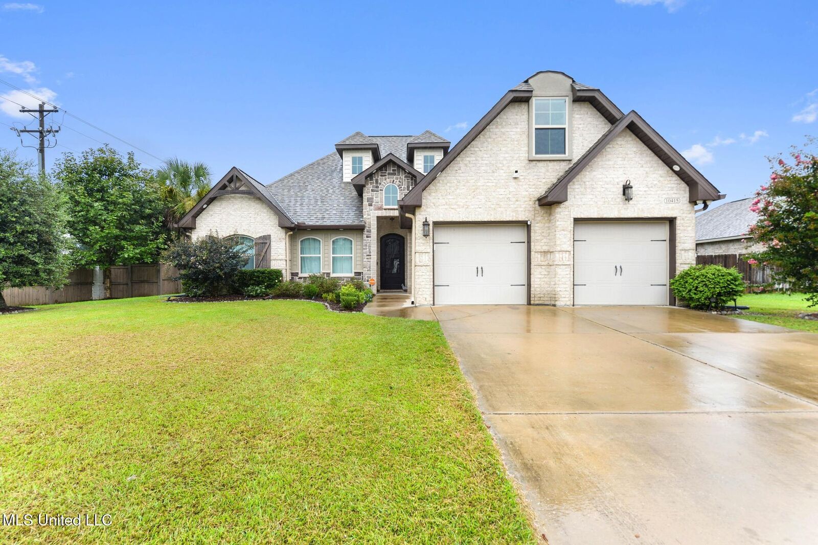 Property Photo:  10415 E Landon Green Circle  MS 39503 