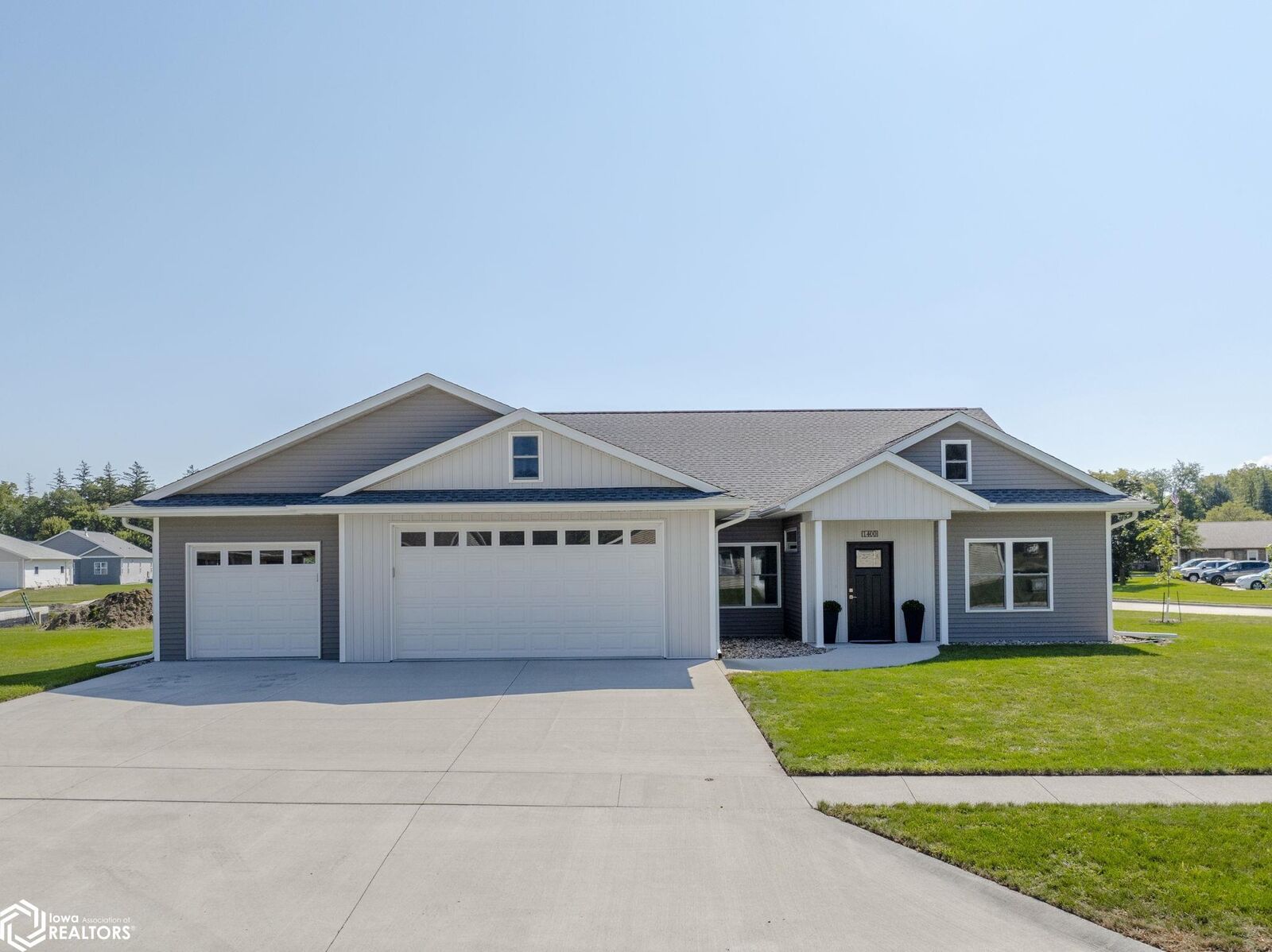 Property Photo:  1400 Blake Drive  IA 50428