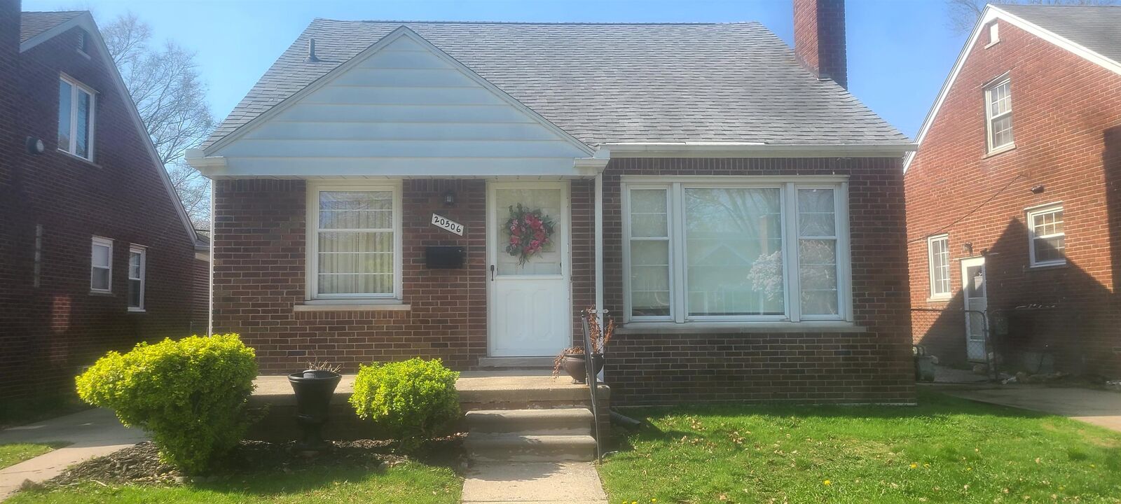 Property Photo: 20506 Lochmoor Street MI 48225