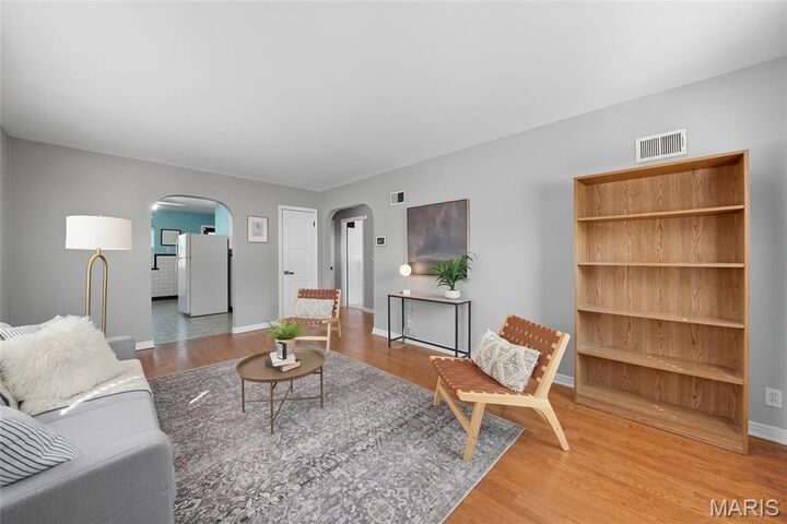 Property Photo:  4991 Pernod Avenue  MO 63139 