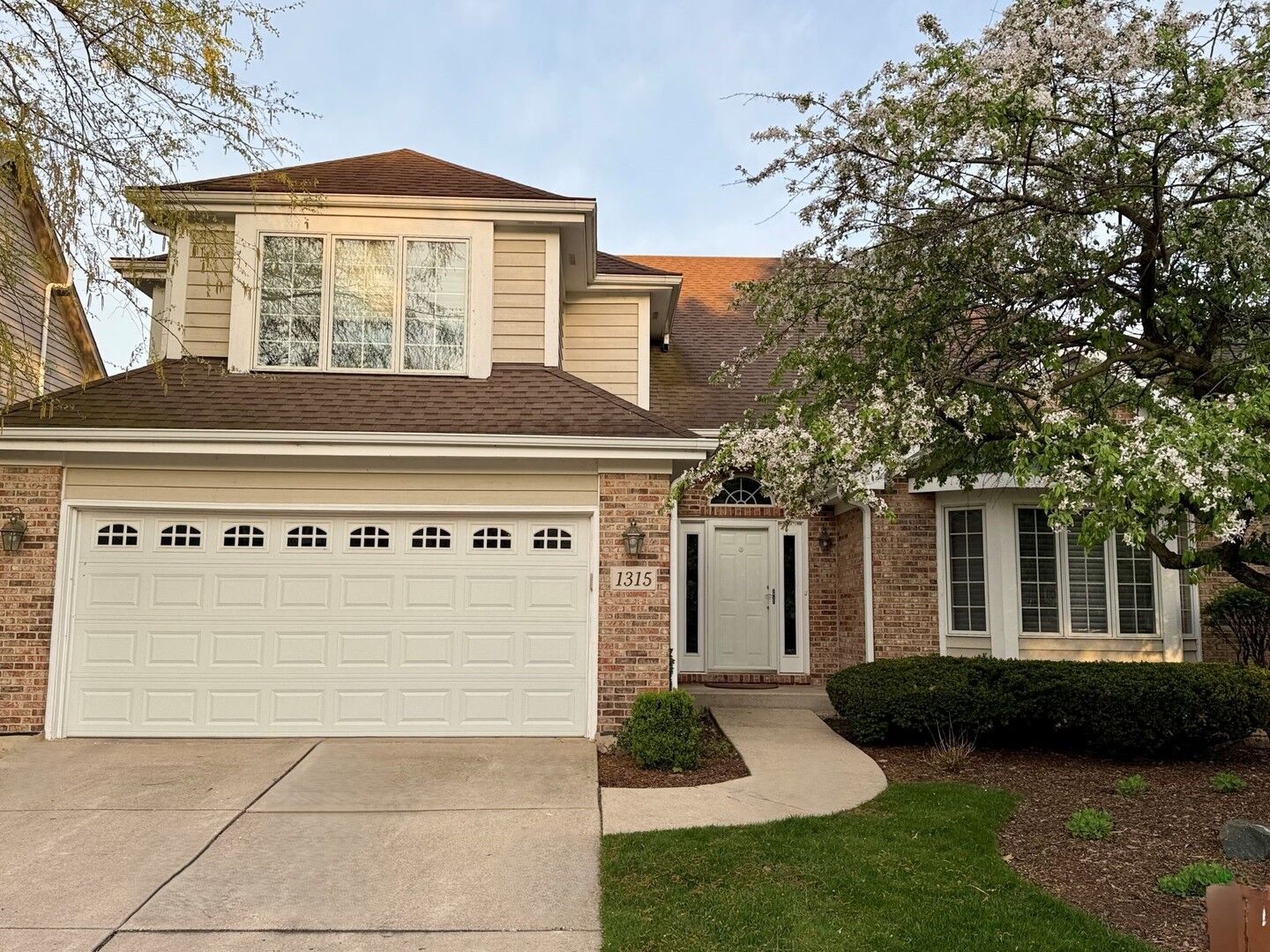 Property Photo: 1315 Cranbrook Circle IL 60502