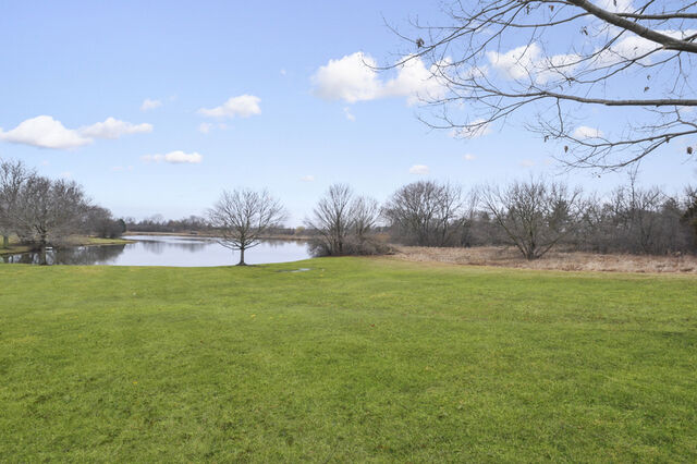 Property Photo: 13 Pacer Trail IL 60010