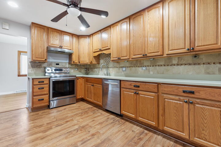Property Photo: 2032 N Wainwright Court IL 60074