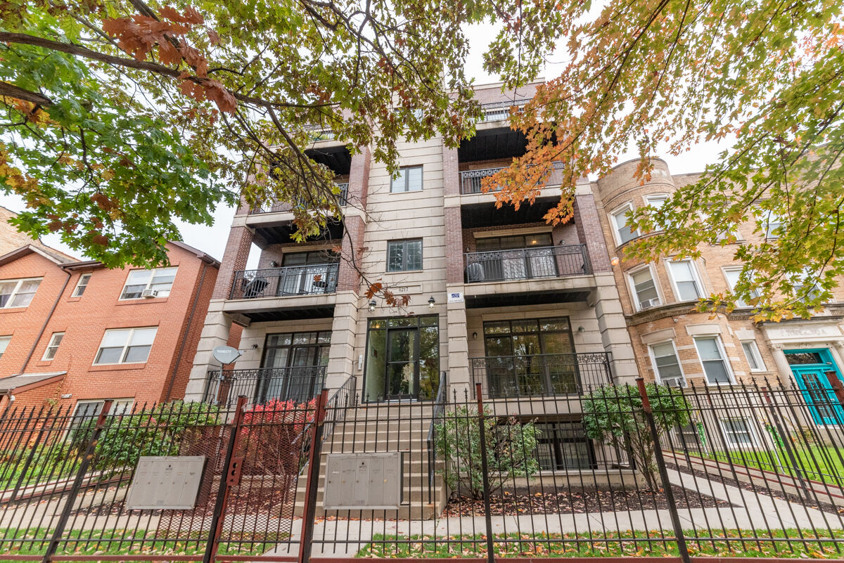 Property Photo: 6217 S Kimbark Avenue 3N IL 60637
