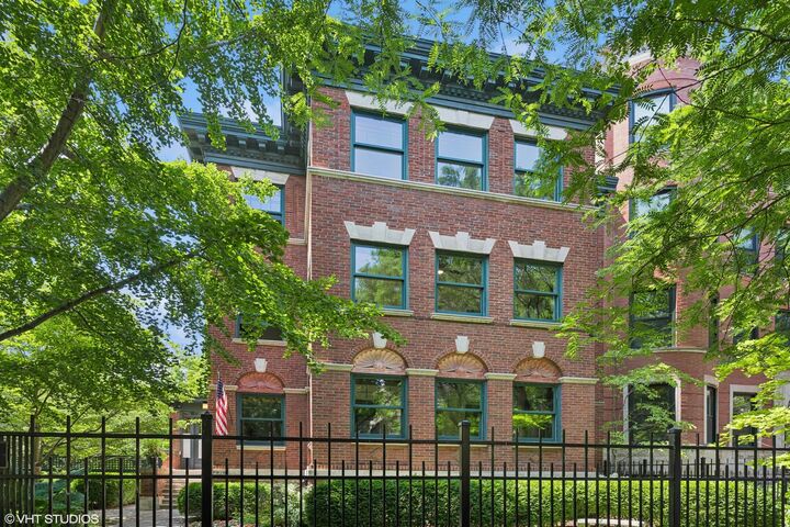 4616 N Magnolia Avenue 1  Chicago IL 60640 photo