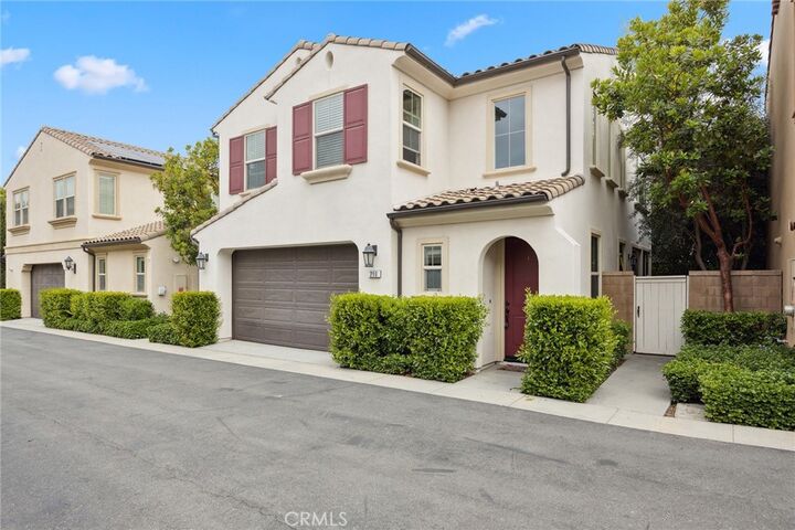 Property Photo: 210 Desert Bloom CA 92618