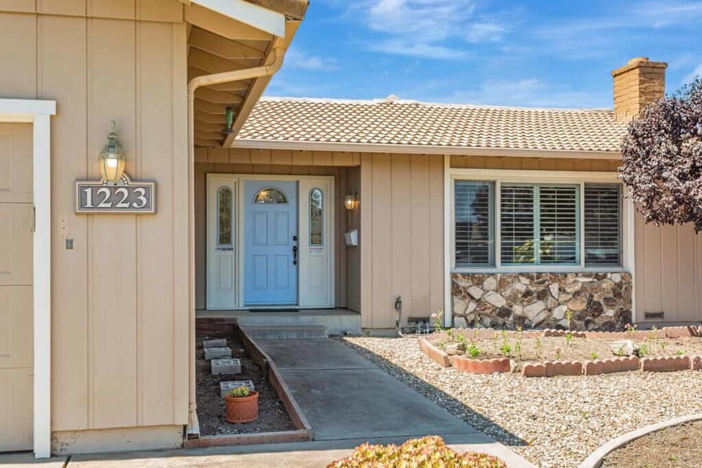 Property Photo: 1223 La Canada Way CA 93901