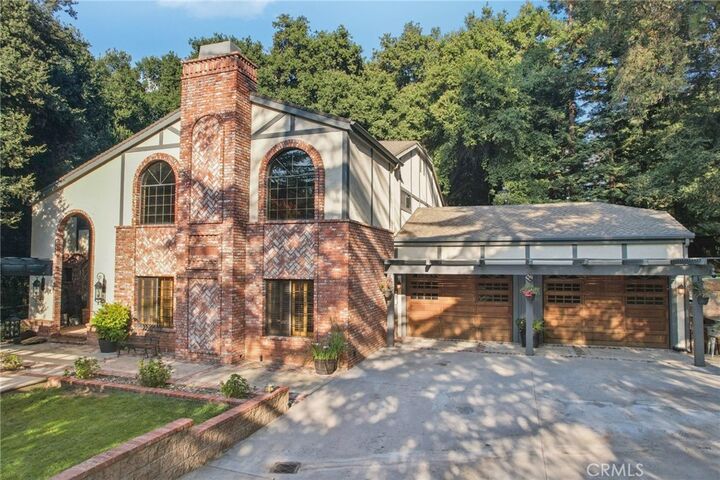 Property Photo:  13515 Oak Mountain Drive  CA 92399 