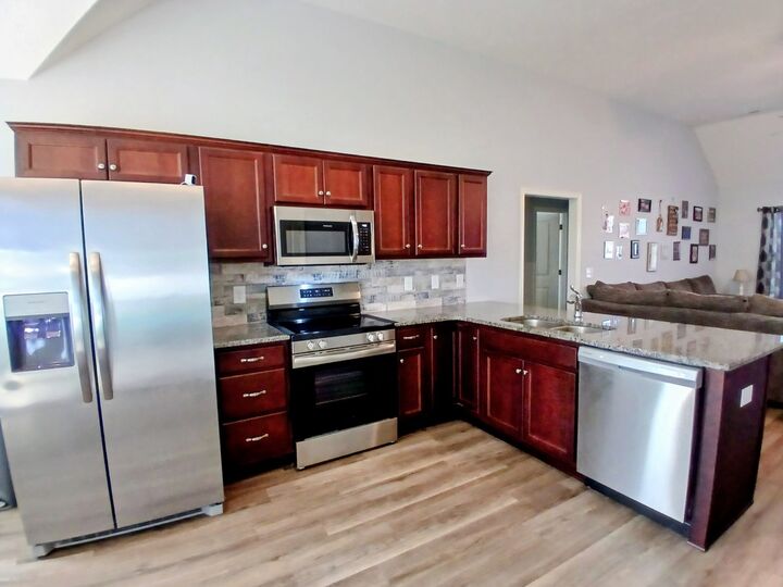 Property Photo: 213 Meadowbrook Dr TN 37160