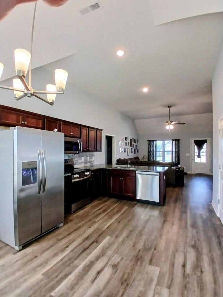 Property Photo: 213 Meadowbrook Dr TN 37160