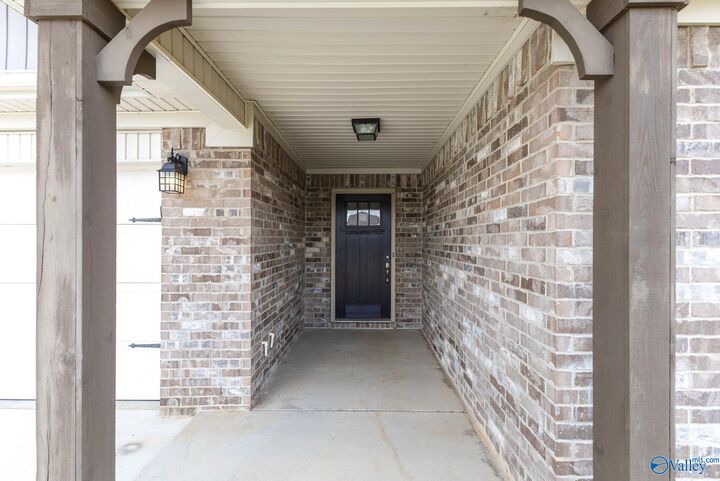 Property Photo: 117 Ocean Springs Avenue AL 35773