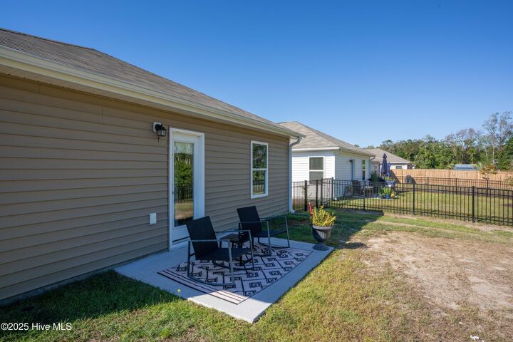 Property Photo:  2018 Course Lane  NC 28445 