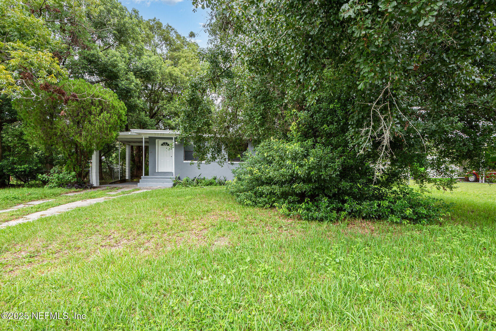 Property Photo:  4523 Trenton Drive S  FL 32209 