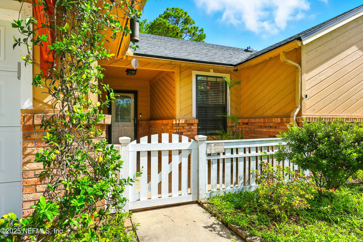 Property Photo:  239 River Reach Road  FL 32003