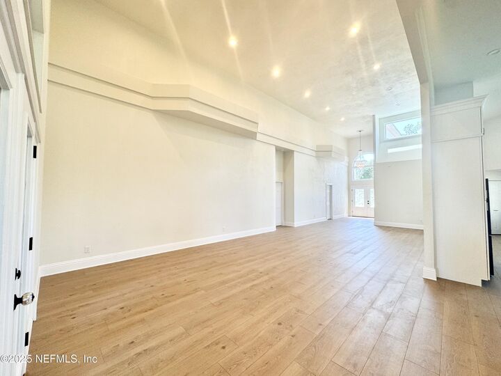 Property Photo: 21 Bay Pointe Drive FL 32174