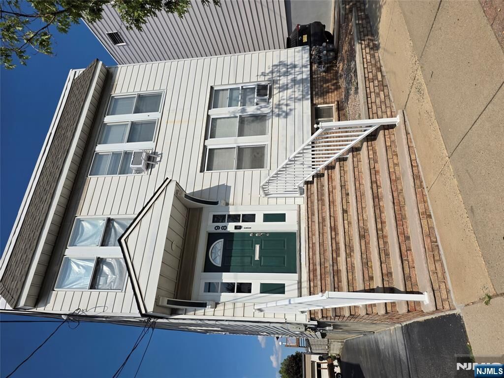 Property Photo:  98 Arlington Boulevard  NJ 07031