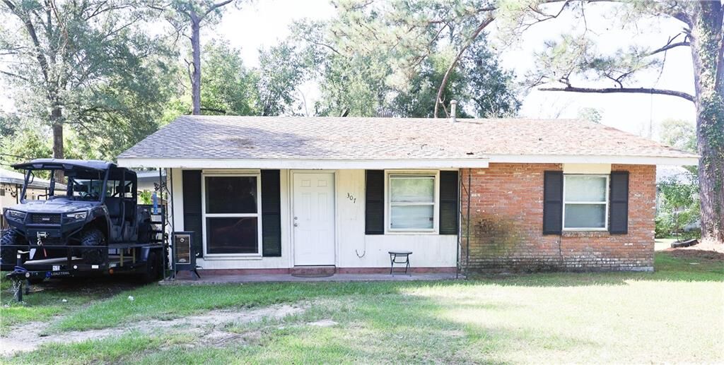 Property Photo: 307 Alexander Drive LA 70401