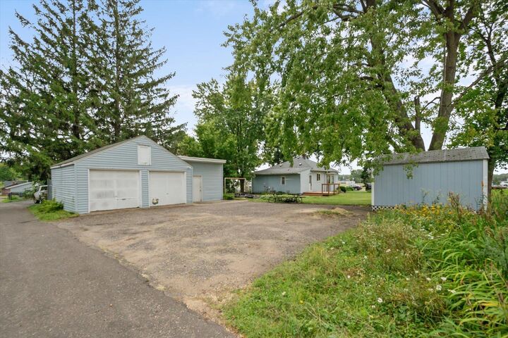 Property Photo:  2521 12th Avenue E  MN 55109 