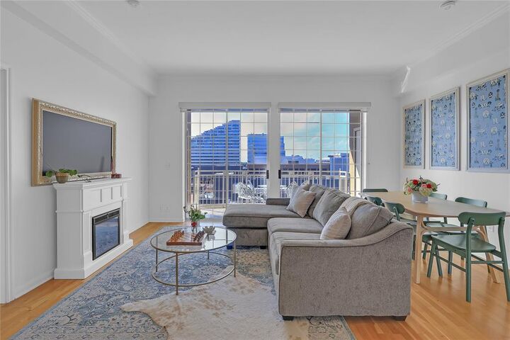 Property Photo:  3225 Turtle Creek Boulevard 1042  TX 75219 