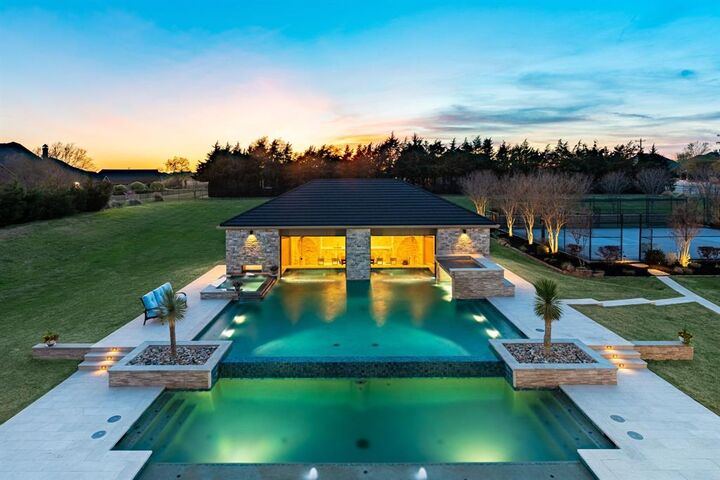 Property Photo:  1091 Broadmoor Lane  TX 75078 