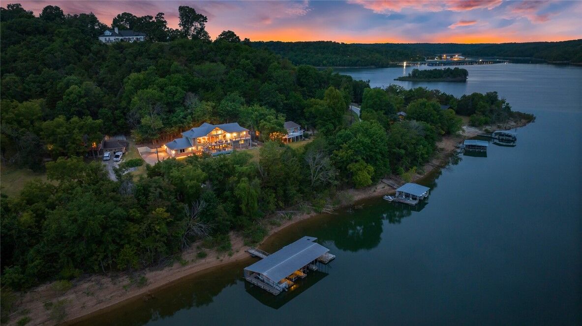 Property Photo: 15437 Dutchmans Drive AR 72756