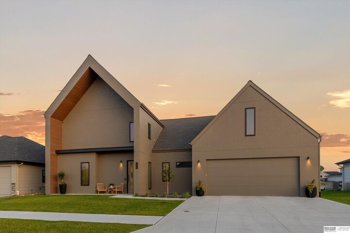 Property Photo: 28443 Laurel Circle NE 68064
