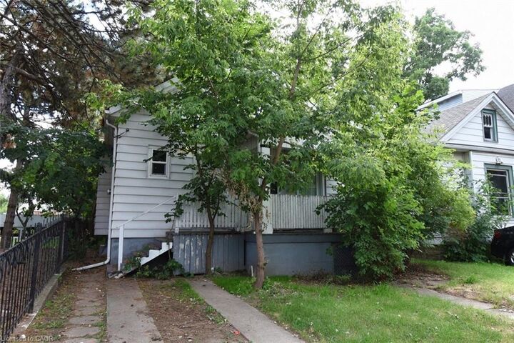 Property Photo:  167 Prospect Street S  ON L8M 2Z5 