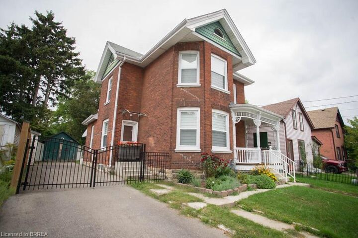 Property Photo:  166 Brock Street  ON N3S 5W4 