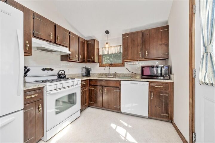 Property Photo:  9 Beaver Dam Rd  MA 02330 