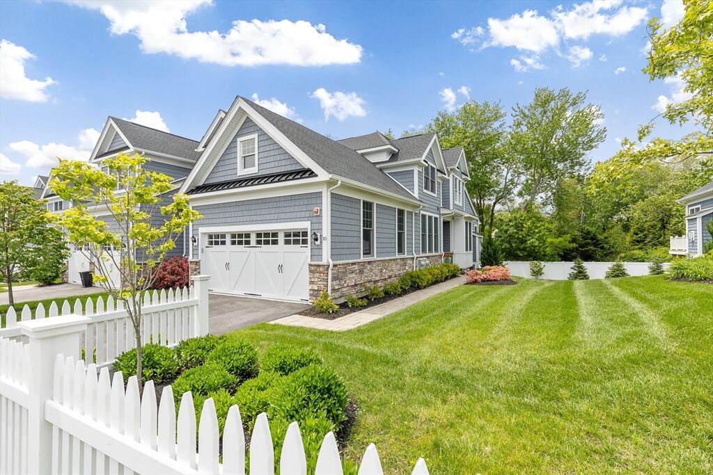 Property Photo: 10 Benjamin Ln 10 MA 02066