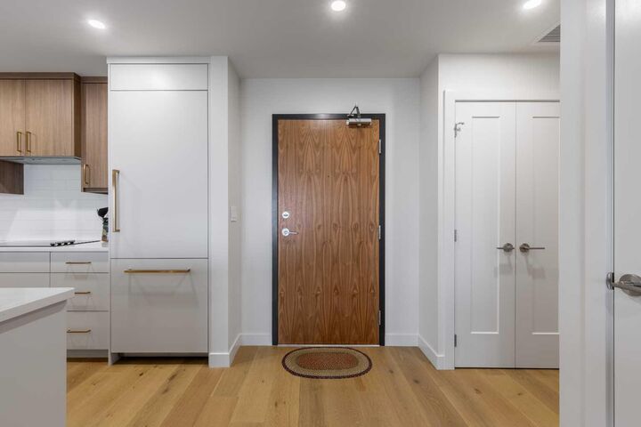 Property Photo: 102 Scenic Drive N 533 AB T1H 1P7