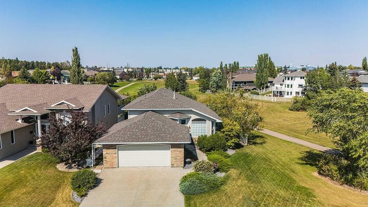300 Lampard Crescent  Red Deer AB T4R 2W8 photo