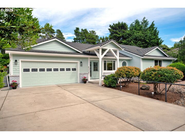 Property Photo:  93 Sailors Ravine Ct  OR 97439 