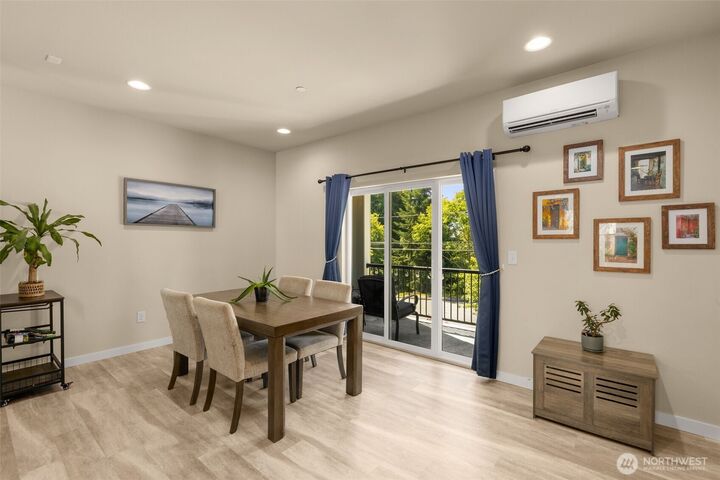 Property Photo: 14715 Admiralty Way A4 WA 98087
