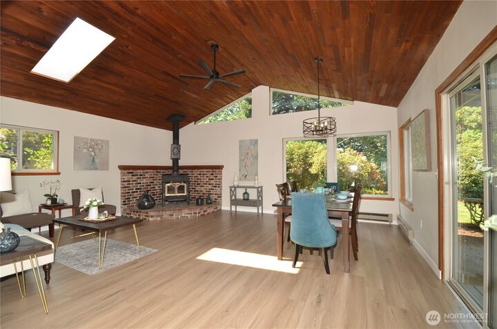 Property Photo: 18909 89th Avenue NE WA 98011