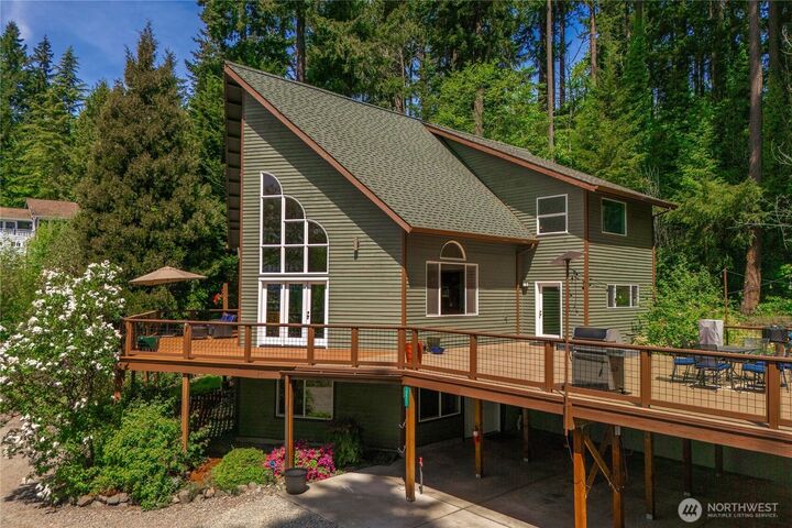 Property Photo:  10507  48th Street E  WA 98372