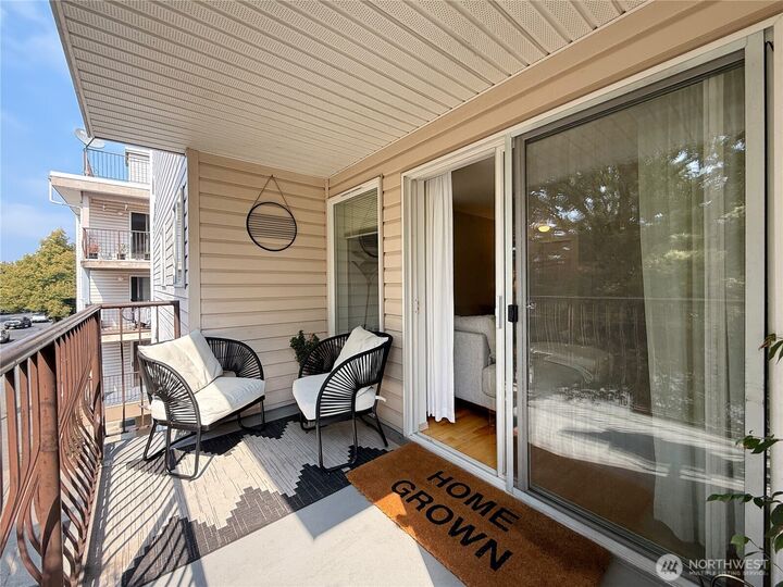 Property Photo: 12050 15th Avenue NE 301 WA 98125