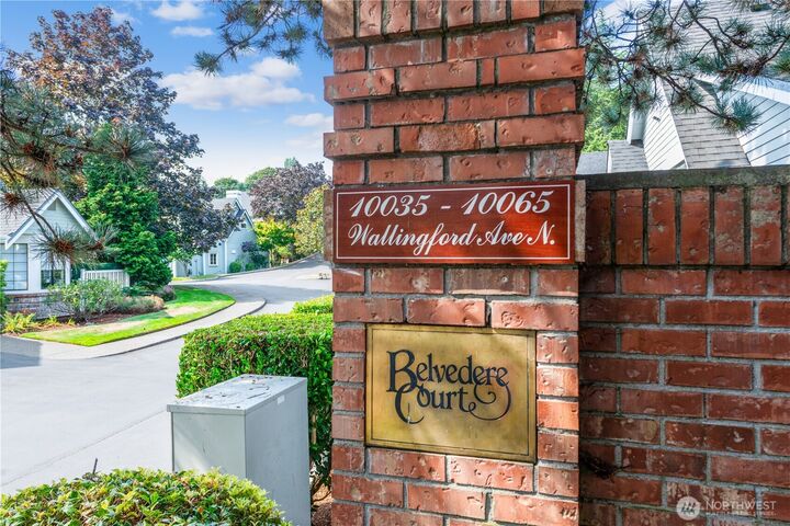 Property Photo: 10057 Wallingford Avenue N 12 WA 98133