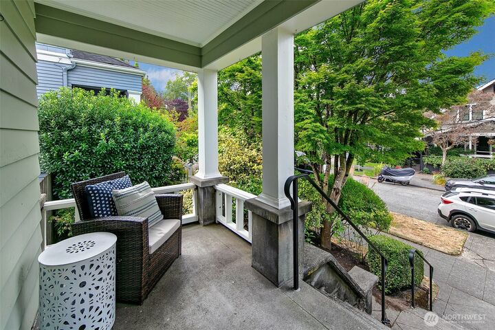 Property Photo: 5206 Wallingford Avenue N WA 98103